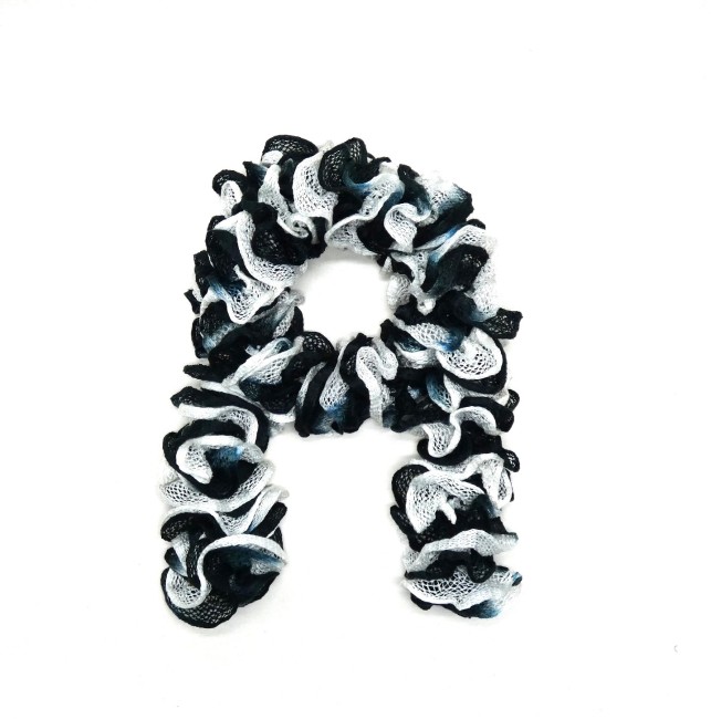 Echarpe femme noire et blanche 