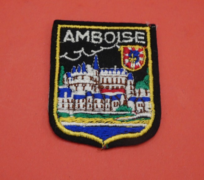 P1100108 Ecusson brodé ville Amboise