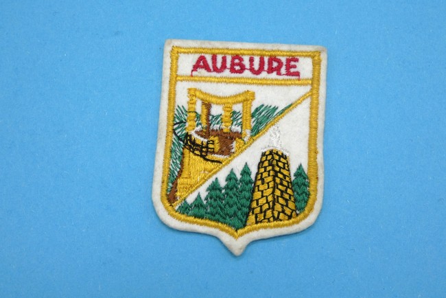 P1090298 Ecusson brodé ville AUBURE ( occasion )