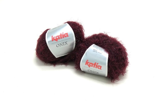 P1050809 2 pelotes laine Katia ONYX C 78 - L 91173