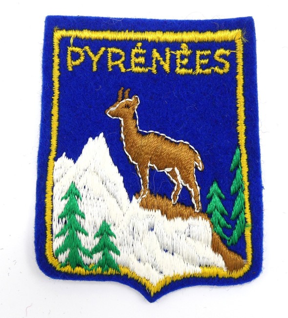 Ecusson brodé ville montagne Pyrénées 