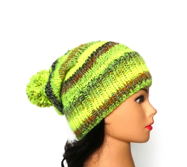 P1010725 Bonnet femme jaune fluo / muliticlore