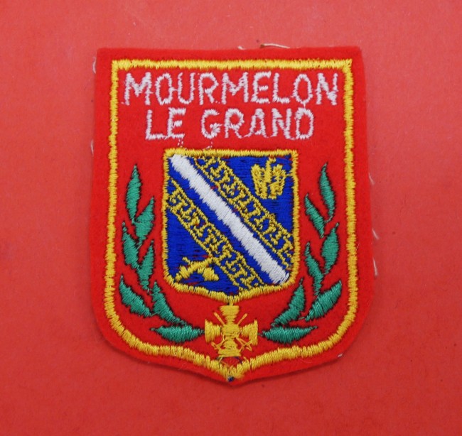 P1010793 Ecusson brodé ville Mourmelon Le Grand