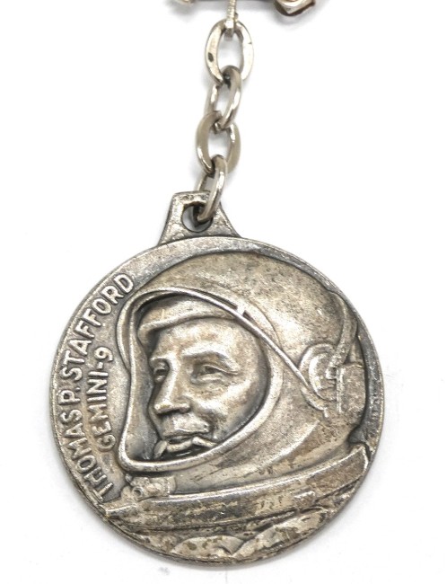 PORTE CLÉ MÉTAL SUPER CASSE CROUTE BN THOMAS STAFFORD GEMINI 9 COSMONAUTE