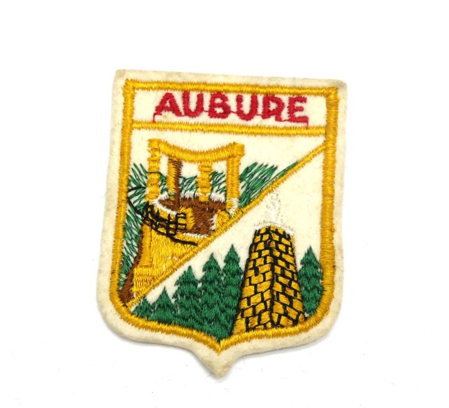P1090293 Ecusson brodé ville AUBURE ( occasion )