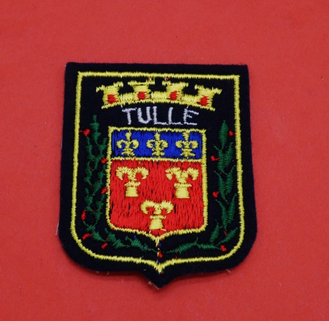 P1100778 Ecusson brodé ville TULLE