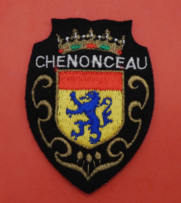 P1020058 Ecusson brodé ville Chenonceau