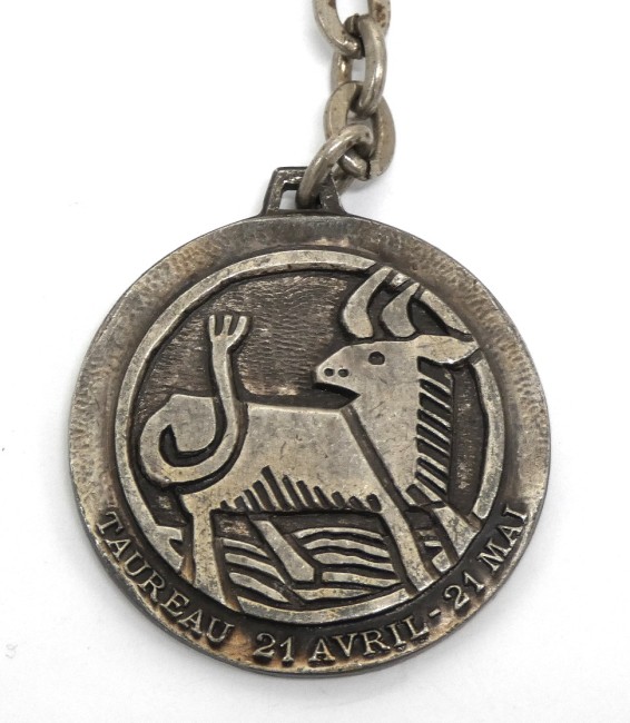 Porte clé ancien signe astrologique zodiaque Taureau