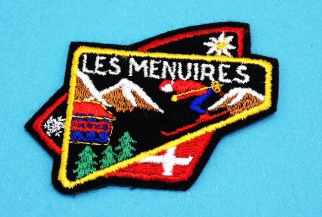 P1090527 Ecusson station ski brodé Les Menuires
