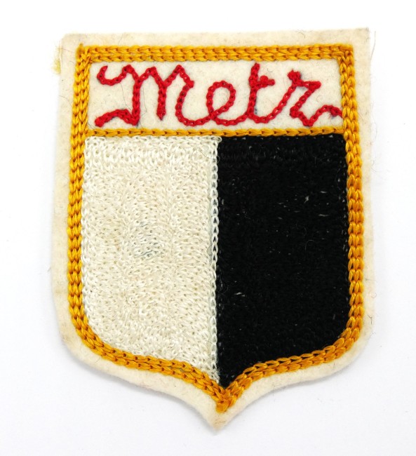 P1010532 Ecusson ancien brodé ville Metz