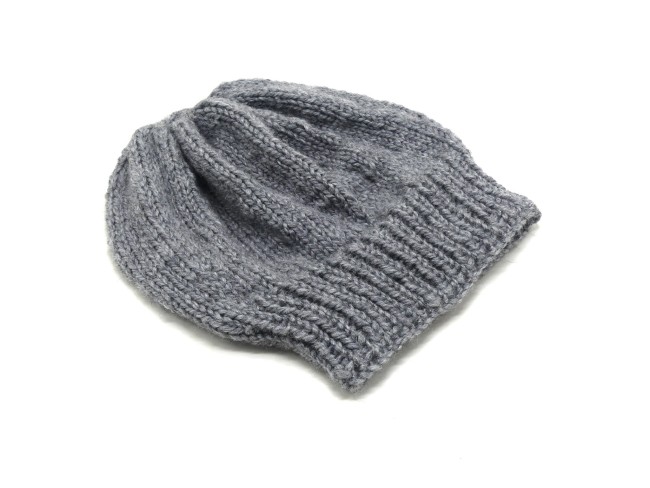 Béret gris  pour femme en laine Bergère de France Alaska doux et chaud tricoté main 