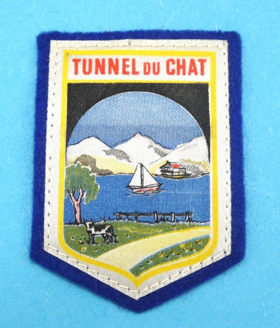 P1090215 Ecusson brodé tissu feutrine ville TUNNEL DU CHAT