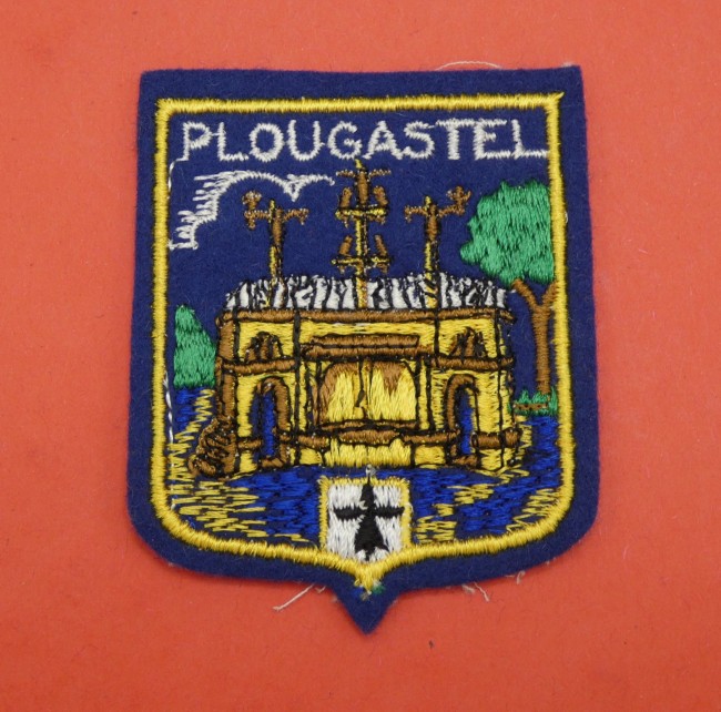 P1070345 Ecusson brodé ville PLOUGASTEL