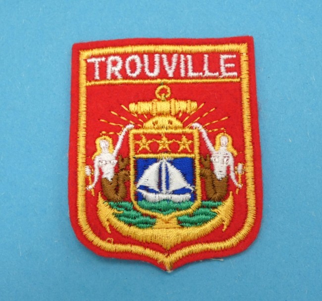 P1110264 Ecusson brodé ville Trouville