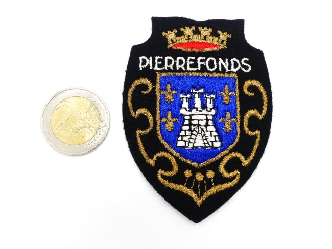P1240568 Ecusson brodé ville Pierrefonds