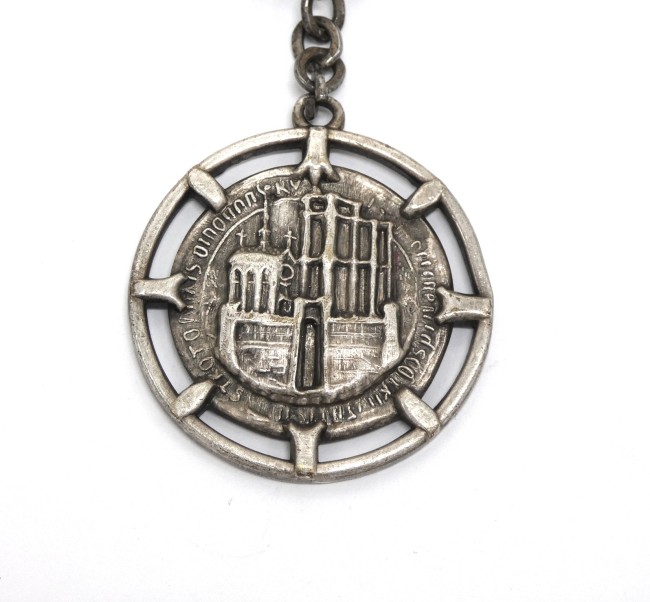 P1050754 Porte clé métal communication solennelle