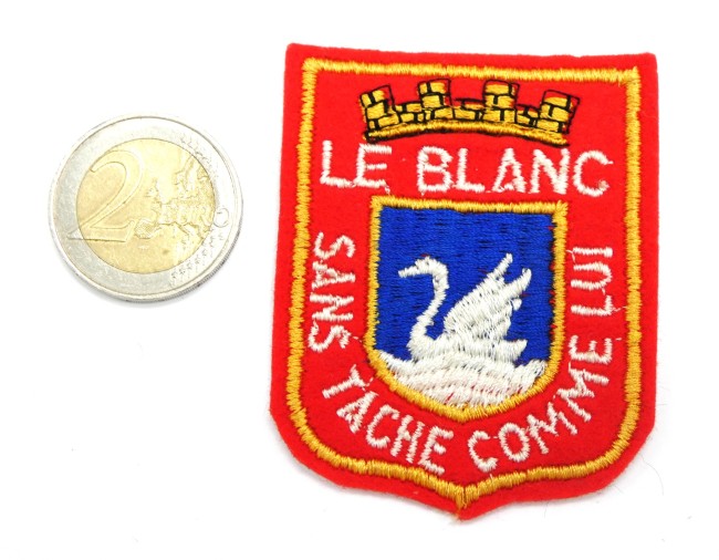 P1080634 Ecusson brodé ville LE BLANC