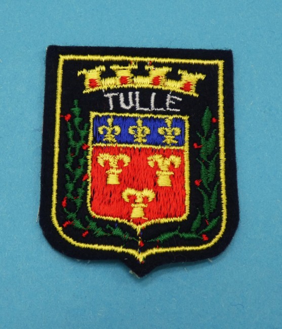 P1100779 Ecusson brodé ville TULLE