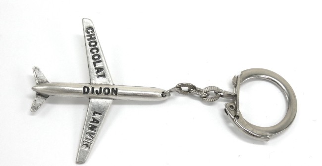 Porte clé ancien métal AVION Chocolat Lanvin DIJON 
