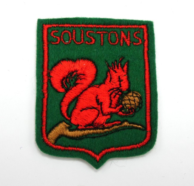 P1080372 Ecusson brodé ville SOUSTONS