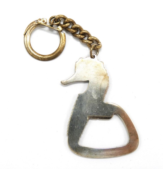 Porte clé métal hippocampe décapsuleur