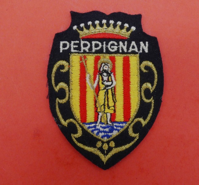 P1240583 Ecusson brodé ville Perpignan