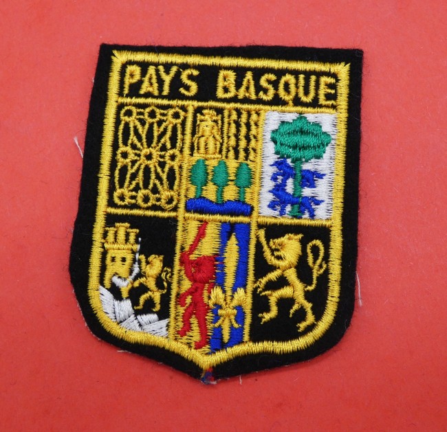 Ecusson brodé Pays Basque en tissu feutrine