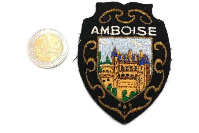 P1020067 Ecusson mersse brodé ville AMBOISE
