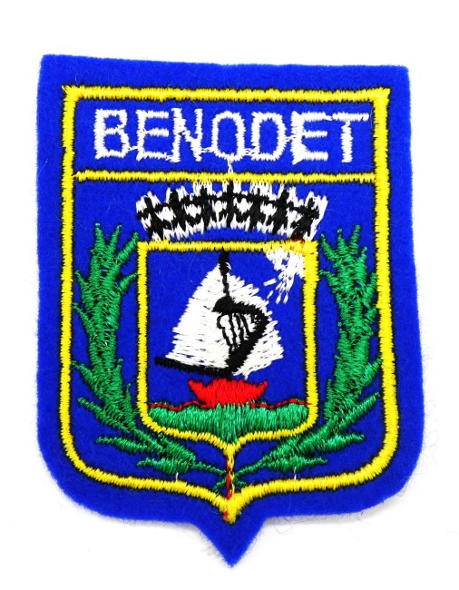 P1080868 Ecusson brodé ville Benodet
