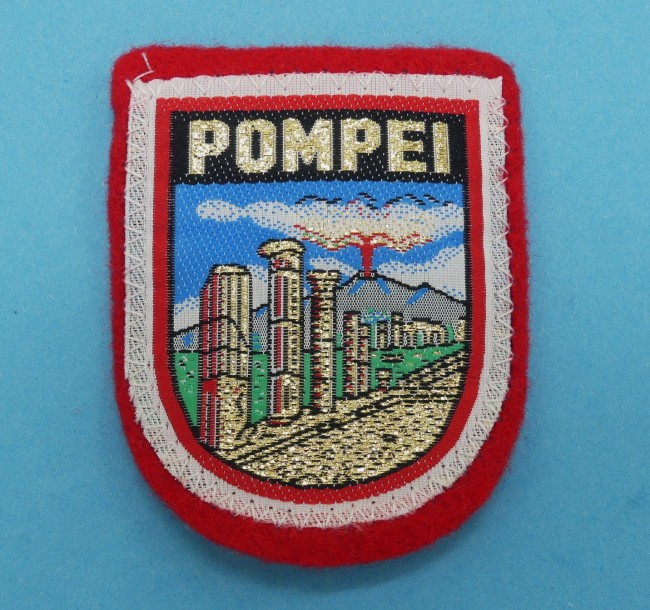 P1260149 Ecusson brodé ville POMPEI