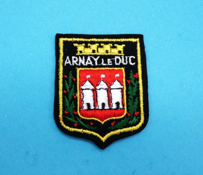 P1110866 Ecusson brodé ville Arnay Le Duc