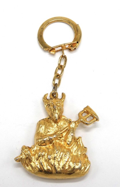 P1060180 Porte clé métal doré La grotte du diable