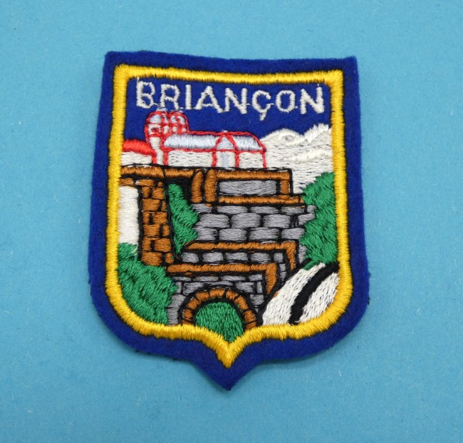P1110805 Ecusson brodé ville Briançon