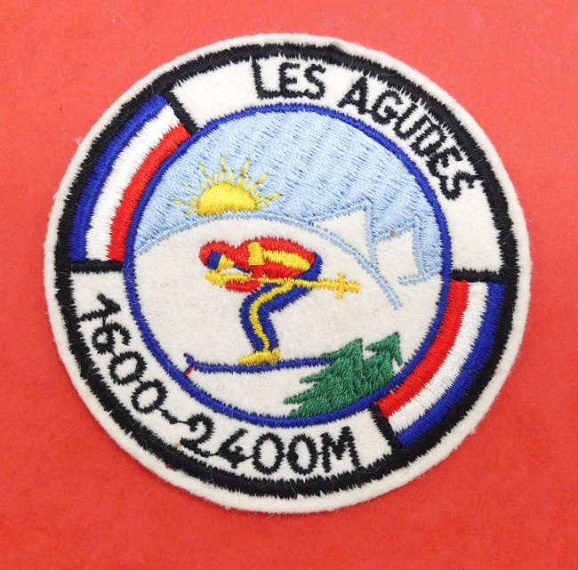 Ecusons brodé montagne Les Agudes 1600 - 2400 M