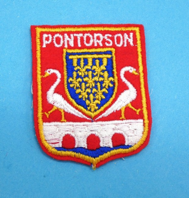 P1080829 Ecusson brodé ville PONTORSON