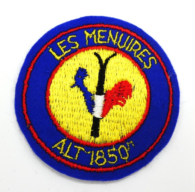 P1090542 Ecusson brodé Les MENUIRES ALT 1850