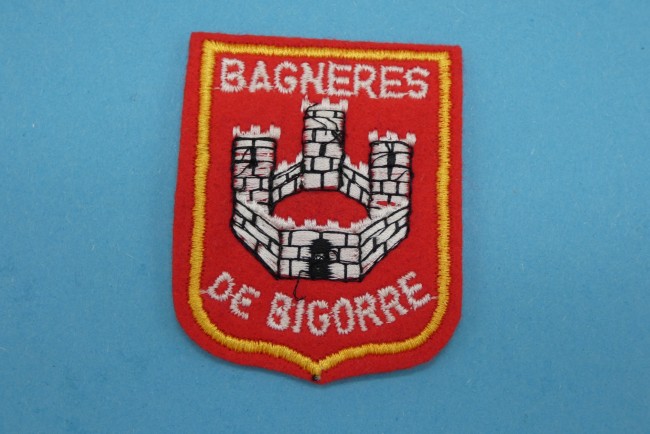 Ecusson brodé ville Bagneres de Bigorre 