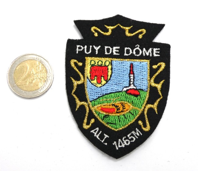 P1110679 Ecusson brodé ville PUY DE DOME