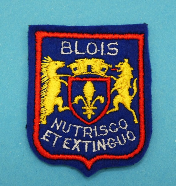 Ecusson brodé ville BLOIS à coudre nutrisco et extinguo