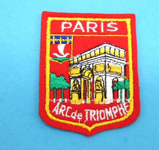 Ecusson brodé  ville Paris  Arc de Triomphe 