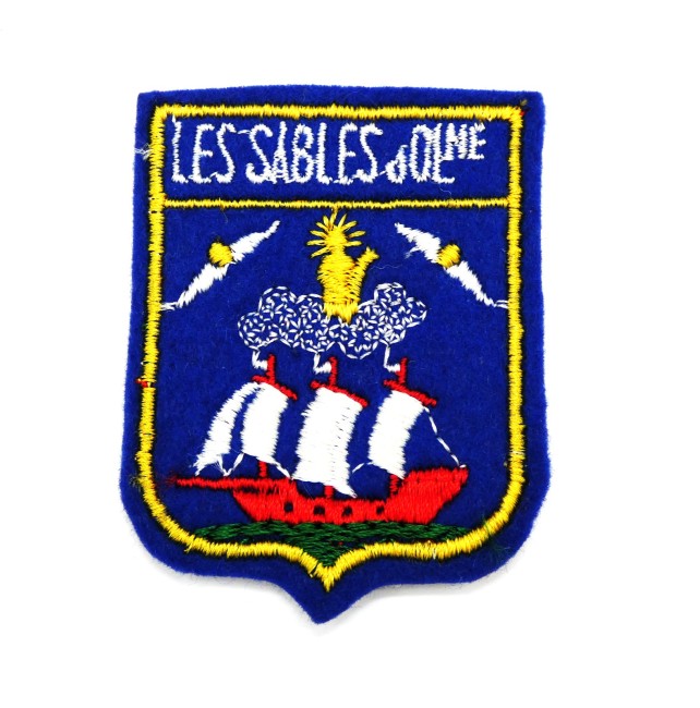 P1060271 Ecusson brodé Les Sables D 'OLne