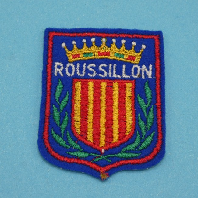 P1100641 Ecusson brodé ville Roussillon