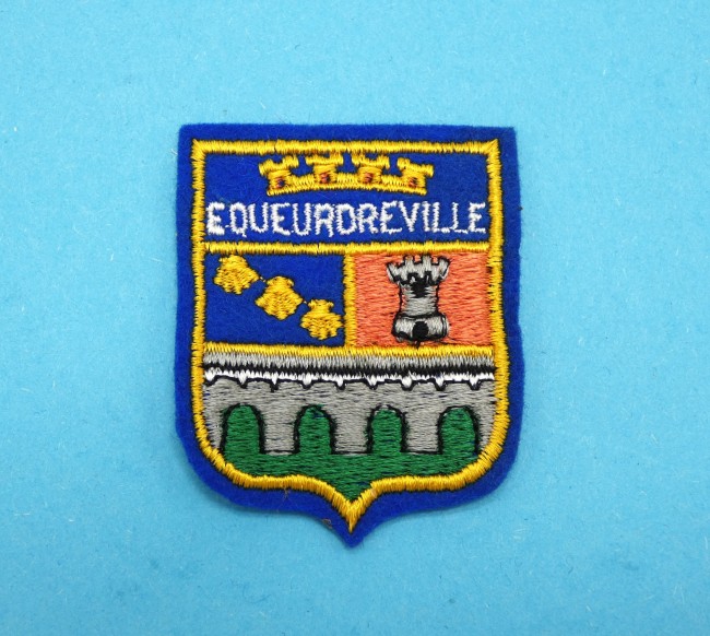 P1110621 Ecusson brodé ville Equeurdreville à coudre
