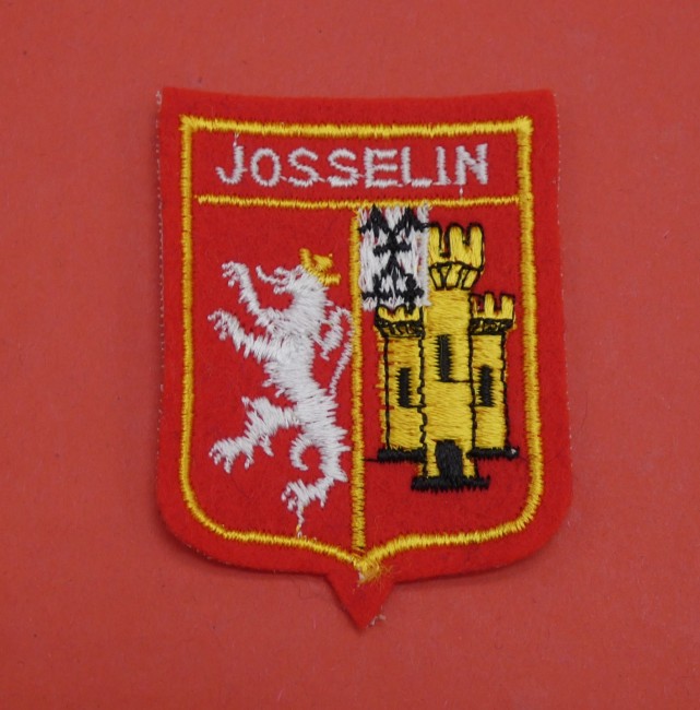 P1080092 Ecusson brodé ville Josselin