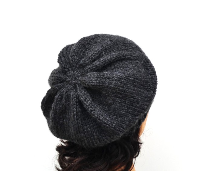 Béret gris foncé Bergère de France Alaska