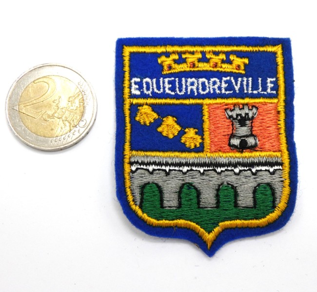 P1110619 Ecusson brodé ville Equeurdreville à coudre