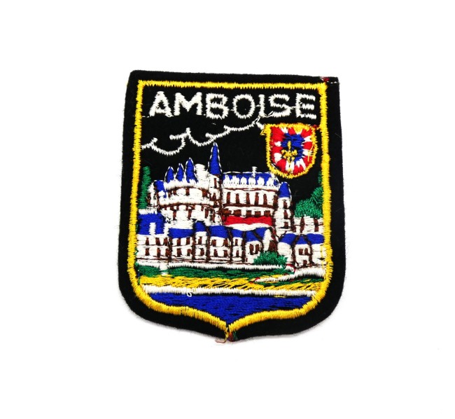 P1100104 Ecusson brodé ville Amboise