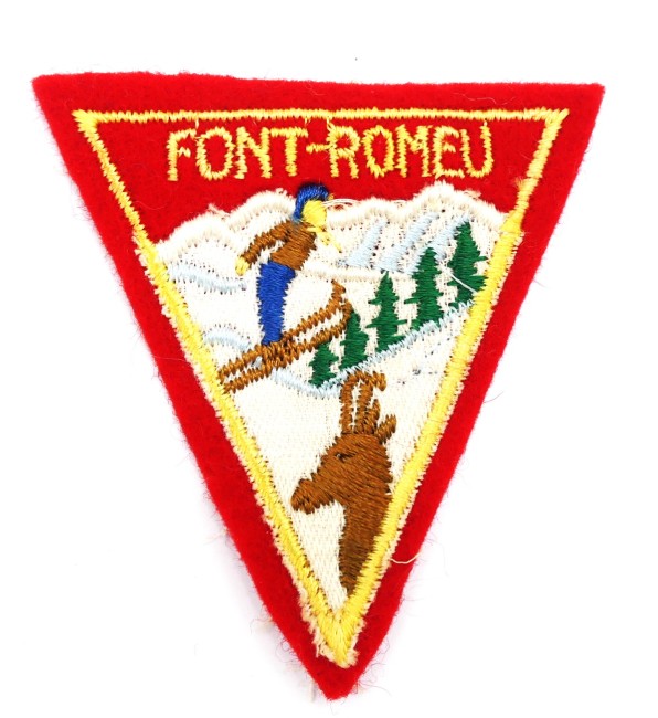 P1250301 Ecusson brodé ville Font - Romeu