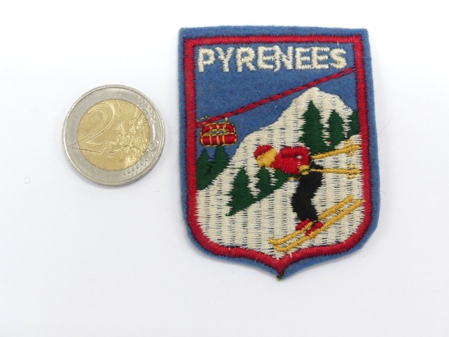 Ecusson ancien brodé Pyrénées