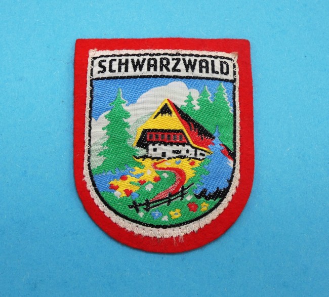 P1090346 Ecusson brodé ville Schwarzwald